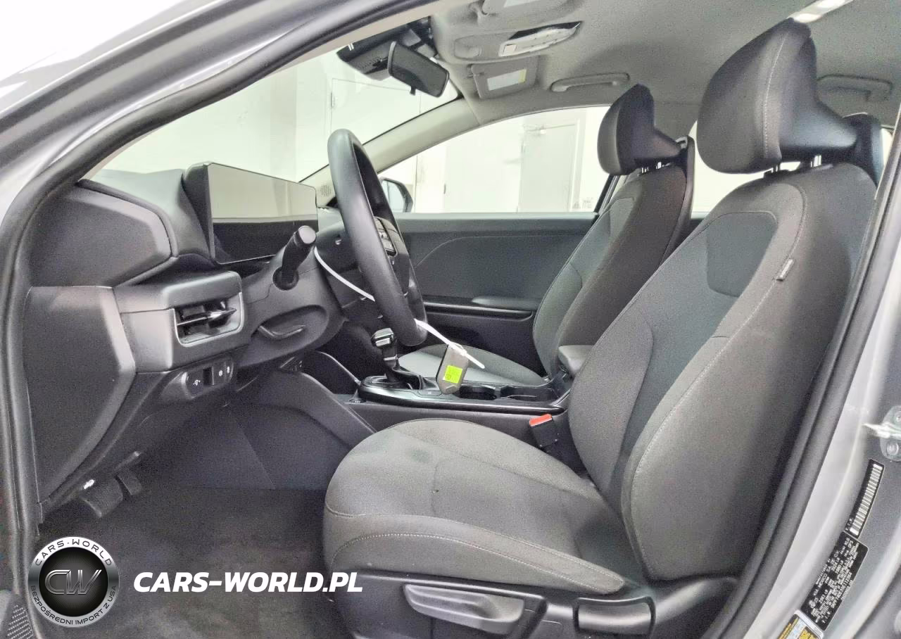 2025 Kia K4 Lxs VIN:3KPFT4DE3SE112364 - 7