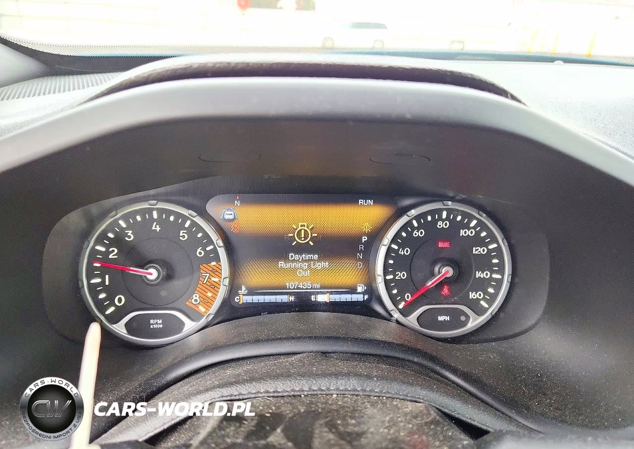 2021 Jeep Renegade Latitude VIN:ZACNJDBB6MPM30962 - 9