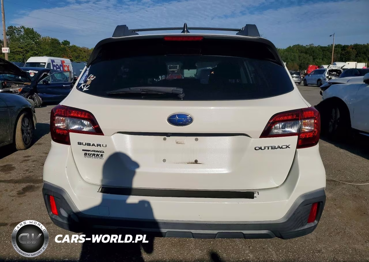 2018 Subaru Outback 2.5I Premium VIN:4S4BSACC3J3310542 - 6