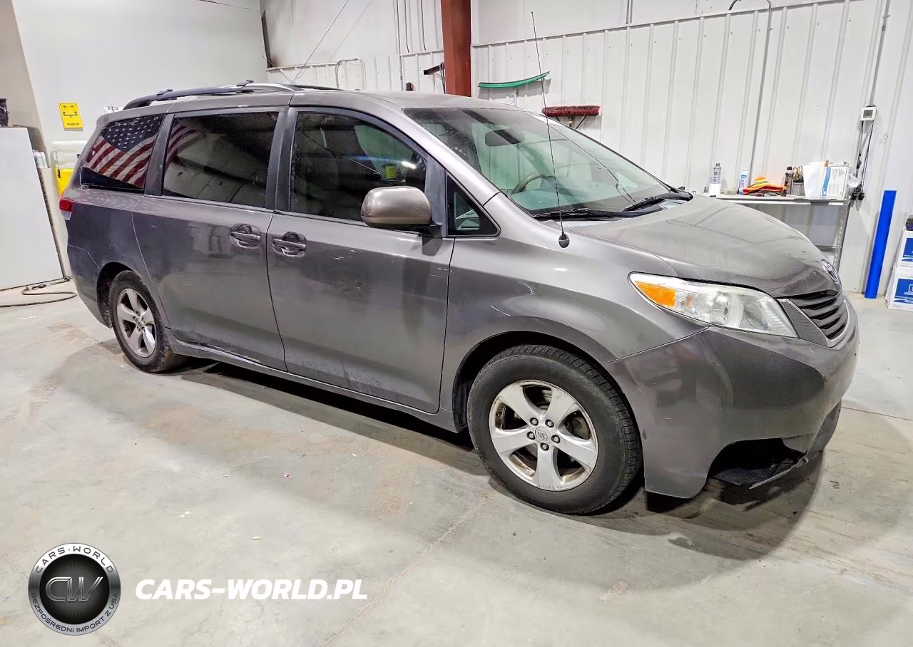 2014 Toyota Sienna Le VIN:5TDKK3DC7ES433568 - 4