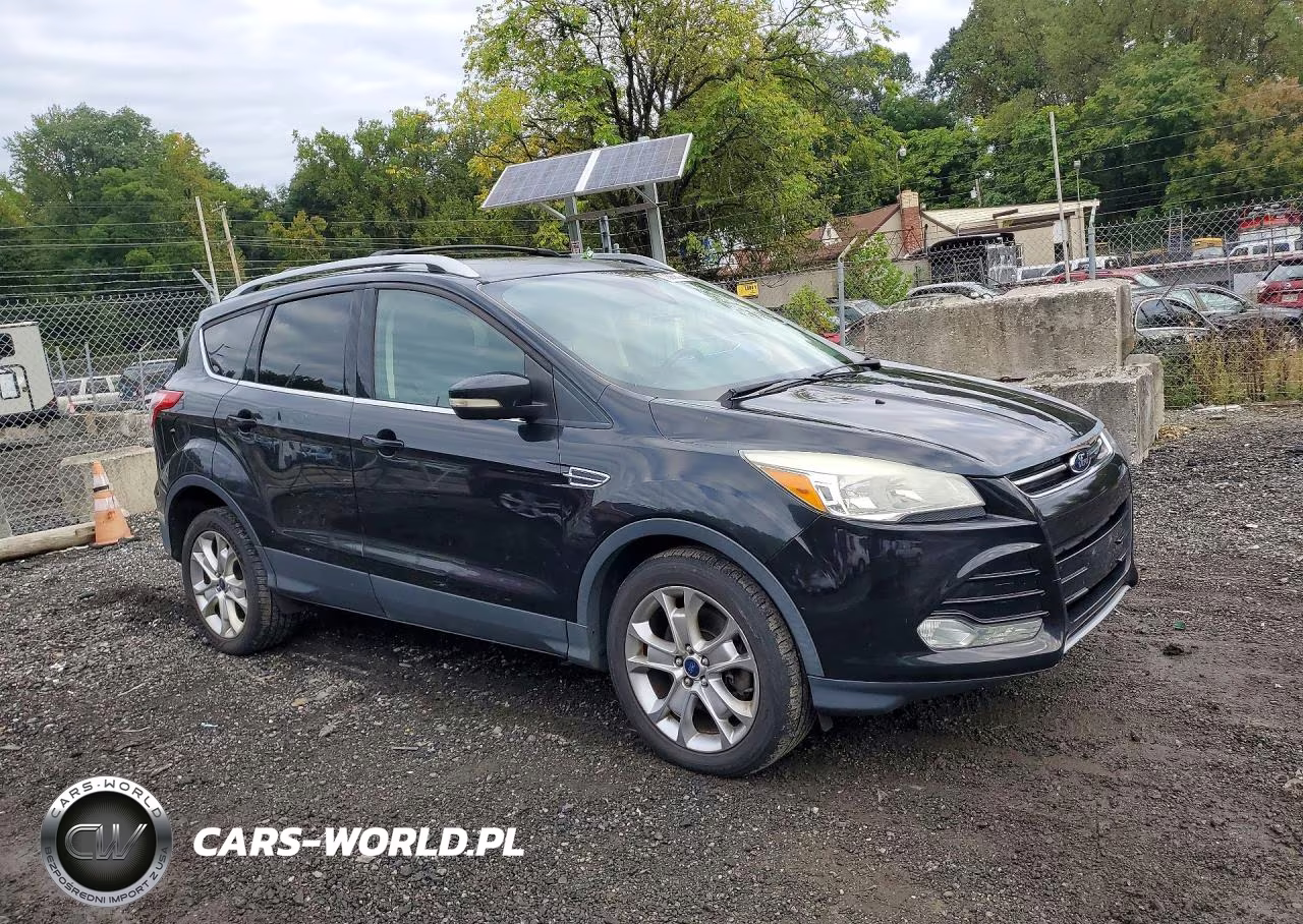 2015 Ford Escape Titanium VIN:1FMCU9J9XFUA65826 - 4
