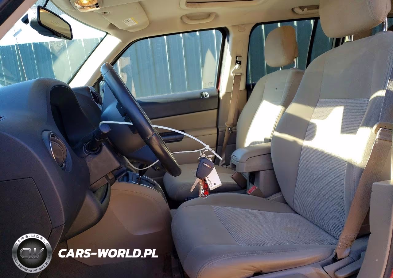 2014 Jeep Patriot Latitude VIN:1C4NJPFB6ED672472 - 7