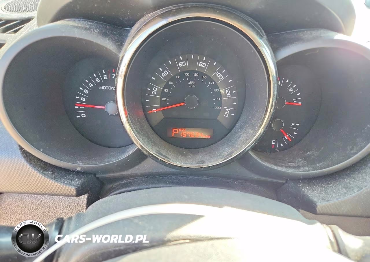 2011 Kia Soul + VIN:KNDJT2A28B7279084 - 9