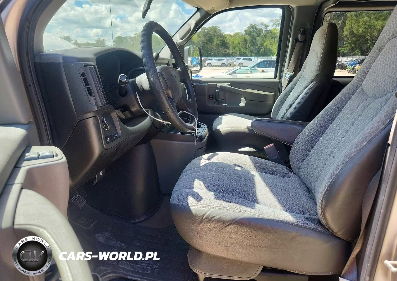 2005 Chevrolet Express G3500 VIN:1GAHG39U351258027 - 7