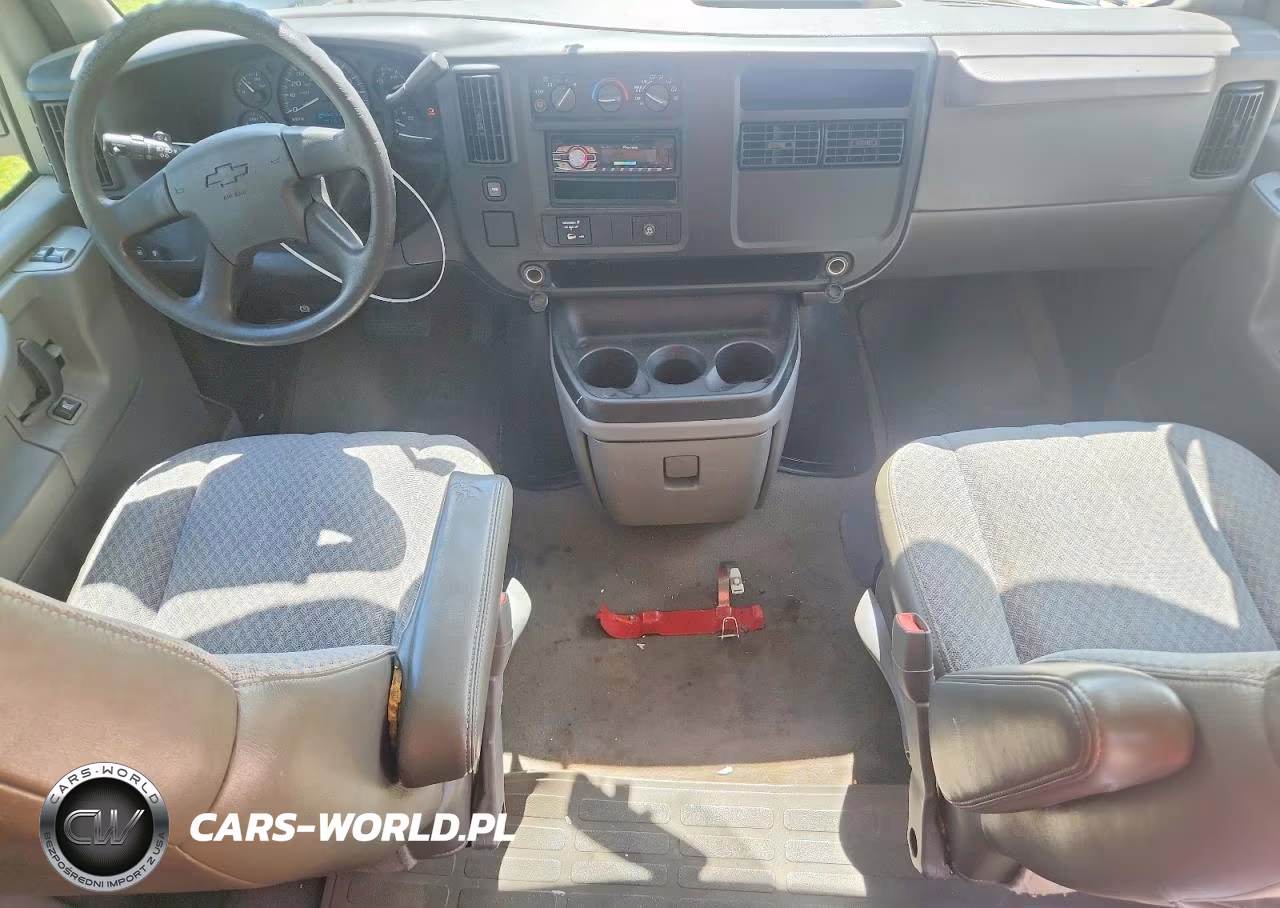 2005 Chevrolet Express G3500 VIN:1GAHG39U351258027 - 8