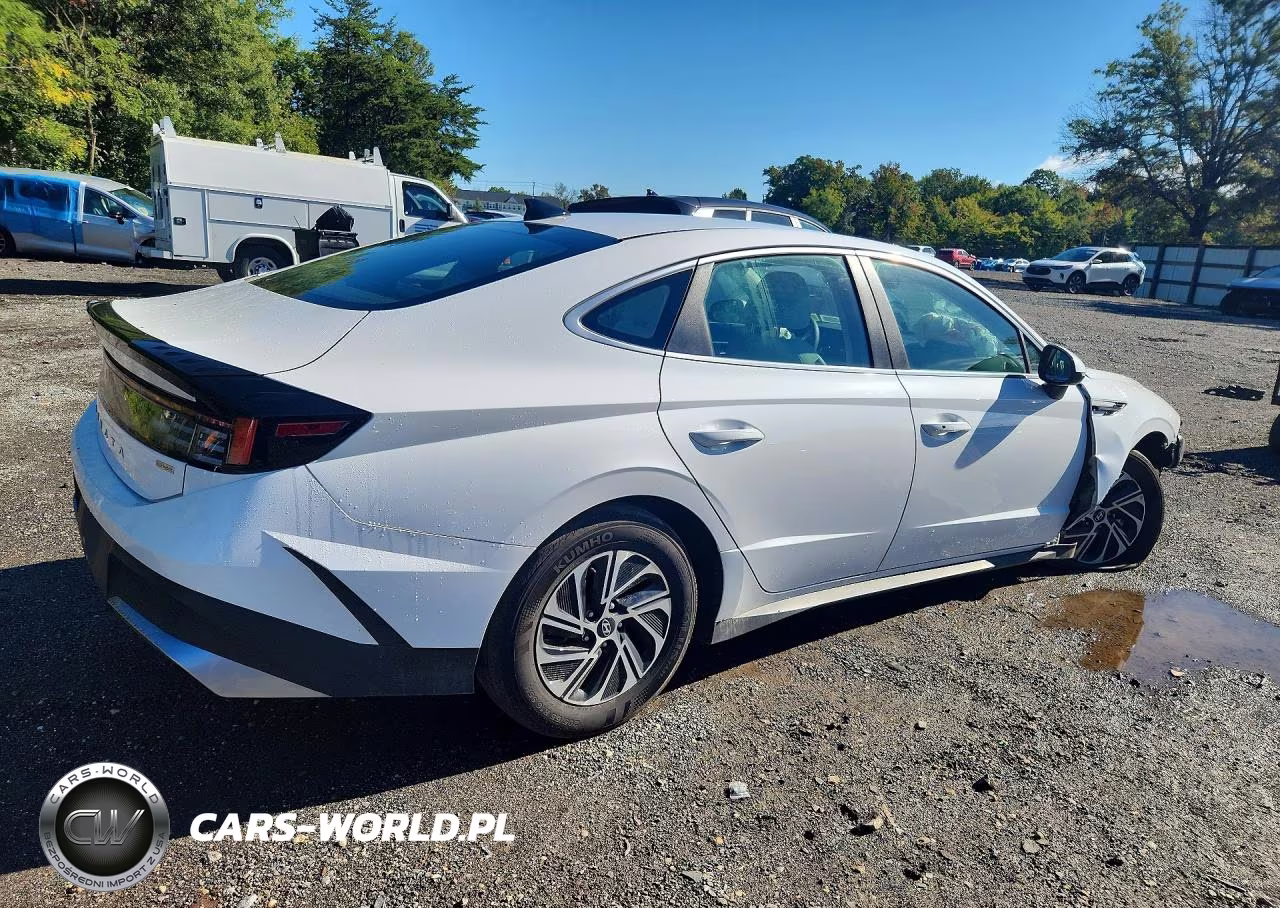 2026 Hyundai Sonata Hybrid Blue VIN:KMHL24JJ4TA142514 - 3