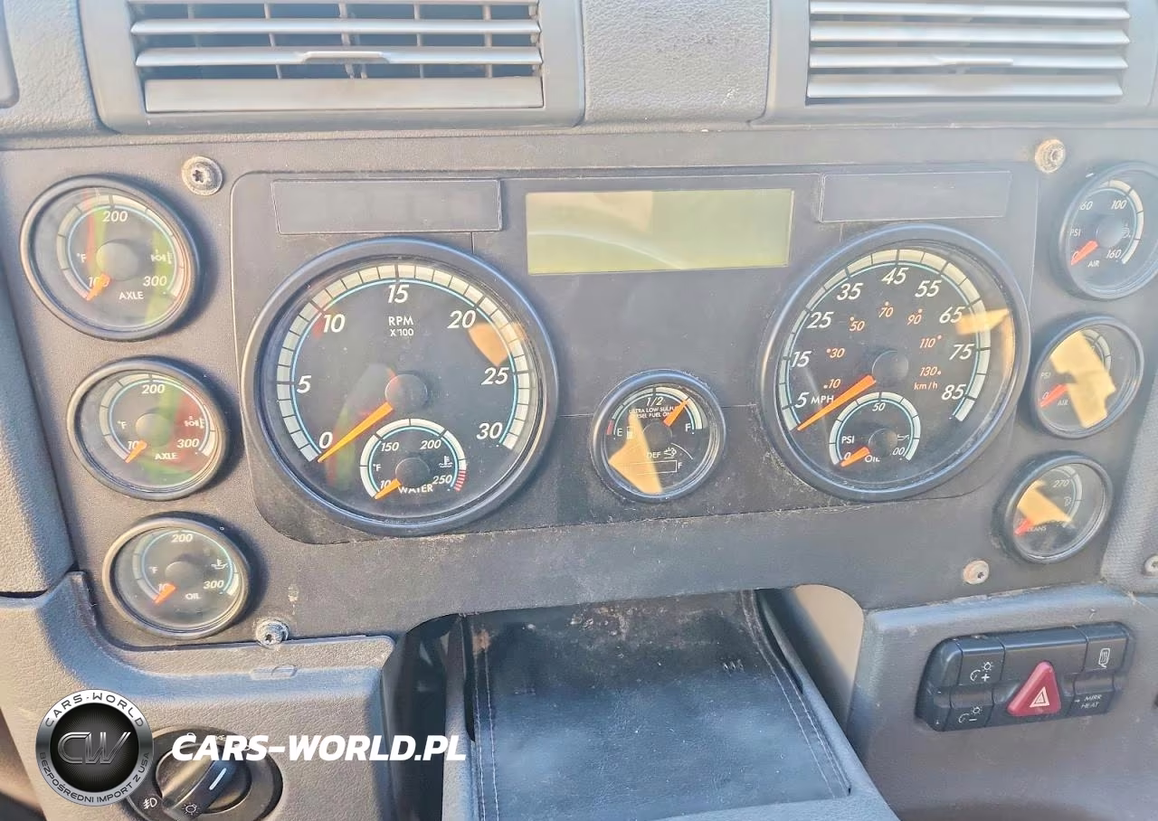 2015 Freightliner Cascadia 125 VIN:3AKJGLD54FSFN3099 - 9