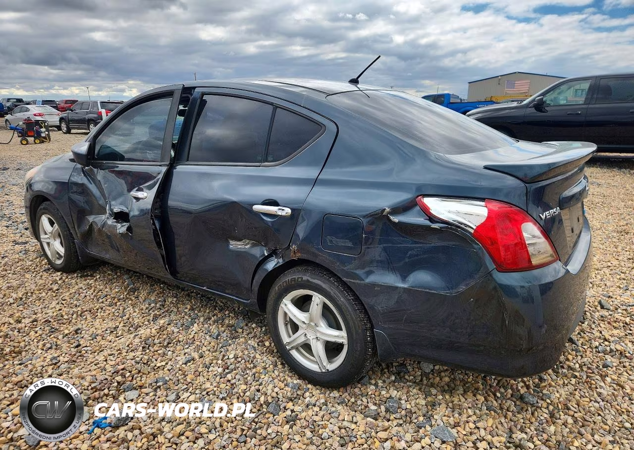 2015 Nissan Versa VIN:3N1CN7AP3FL816430 - 2
