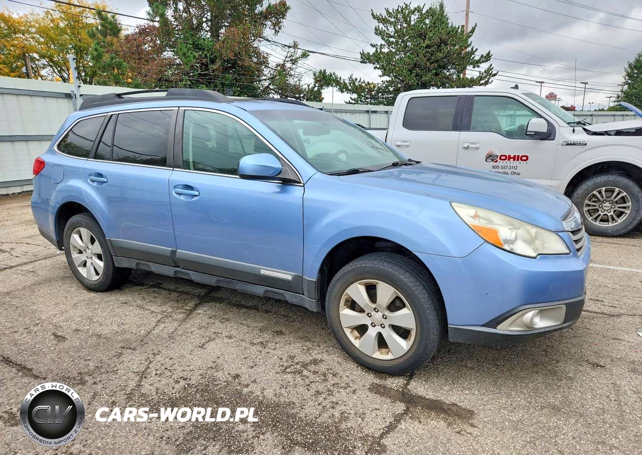 2010 Subaru Outback 2.5I Premium VIN:4S4BRCGC7A3334330 - 4