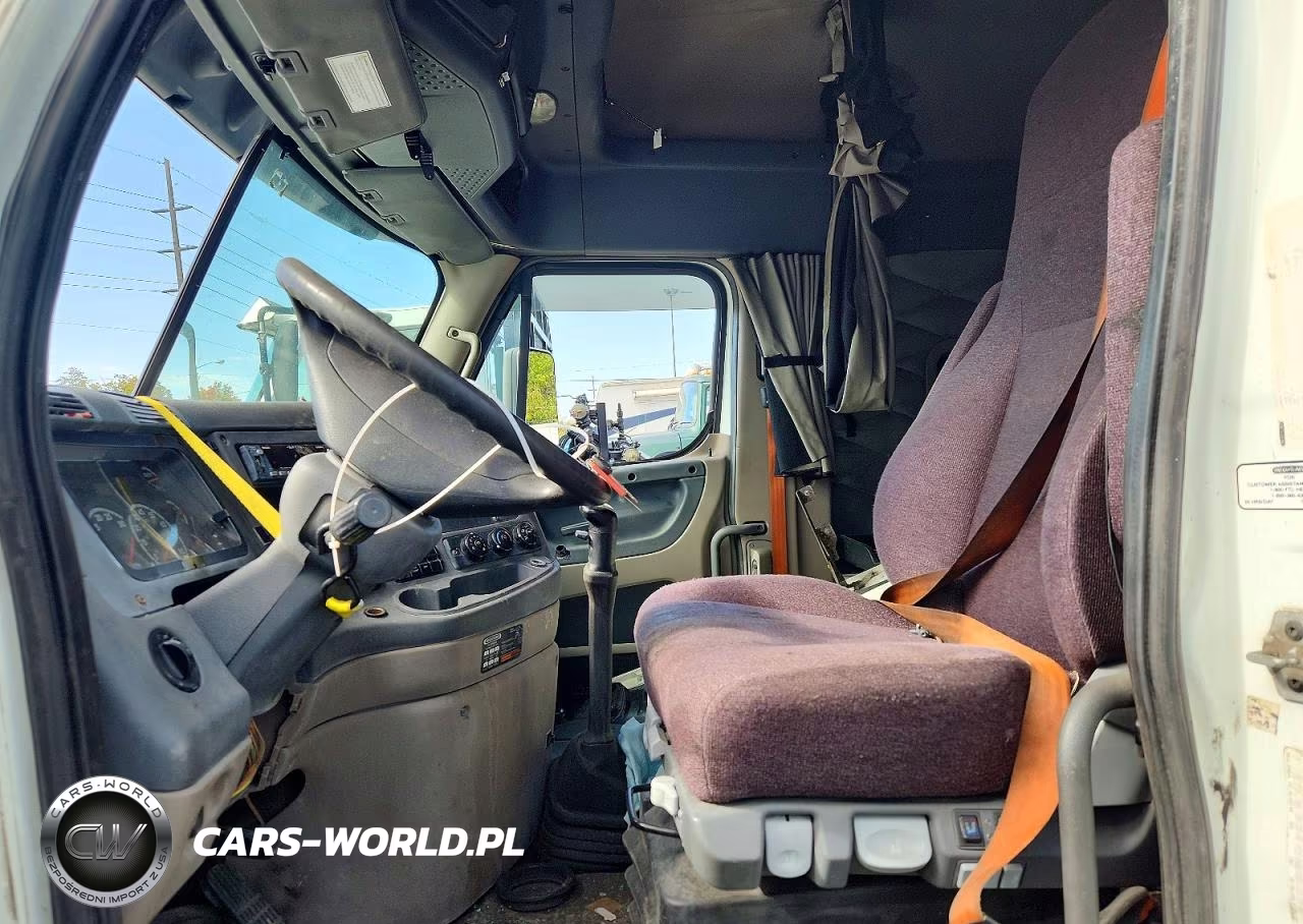 2014 Freightliner Cascadia 125 VIN:3AKJGLD59ESFT6233 - 7