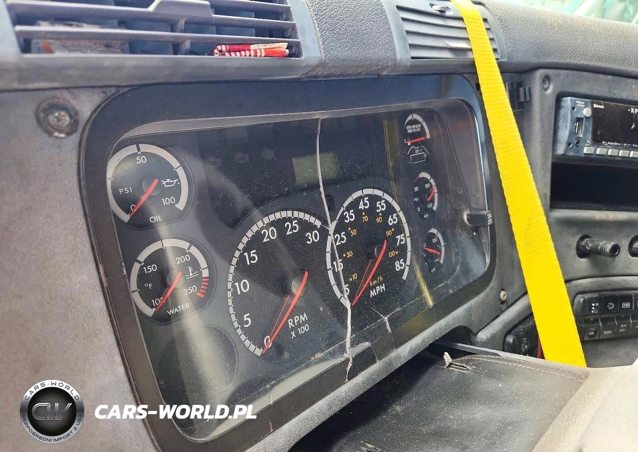 2014 Freightliner Cascadia 125 VIN:3AKJGLD59ESFT6233 - 9