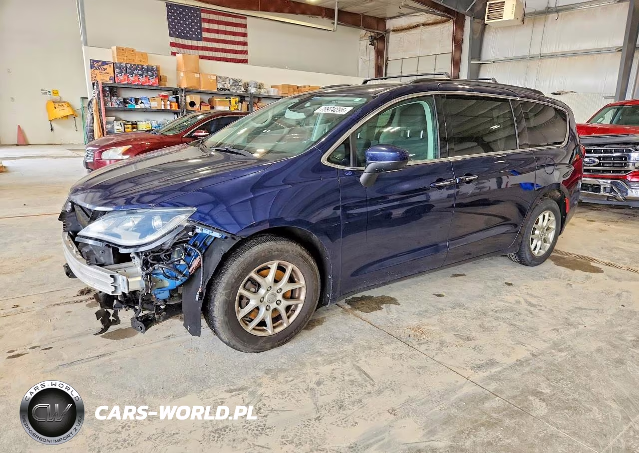 2017 Chrysler Pacifica Touring L VIN:2C4RC1BG8HR753534 - 1