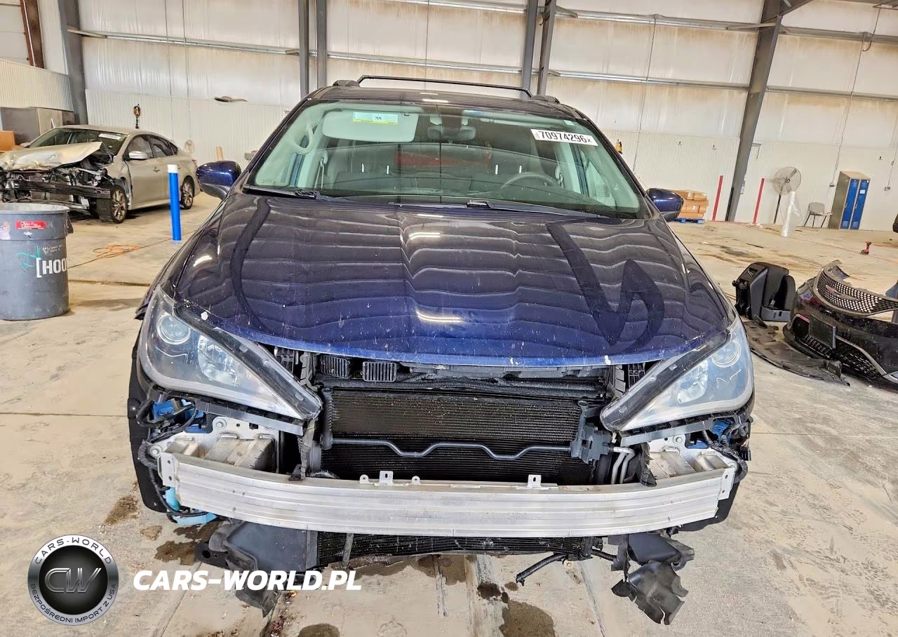 2017 Chrysler Pacifica Touring L VIN:2C4RC1BG8HR753534 - 5