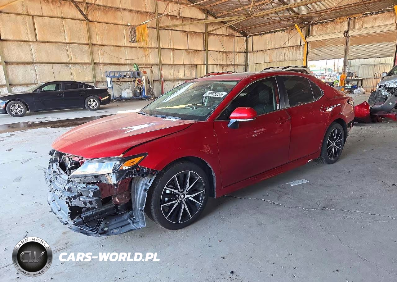 2024 Toyota Camry Hybrid Se – zdjęcie 1 z 13