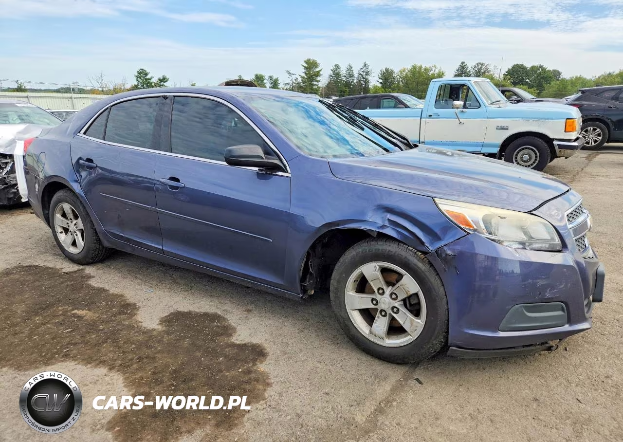 2013 Chevrolet Malibu Ls VIN:1G11B5SA3DF344113 - 4