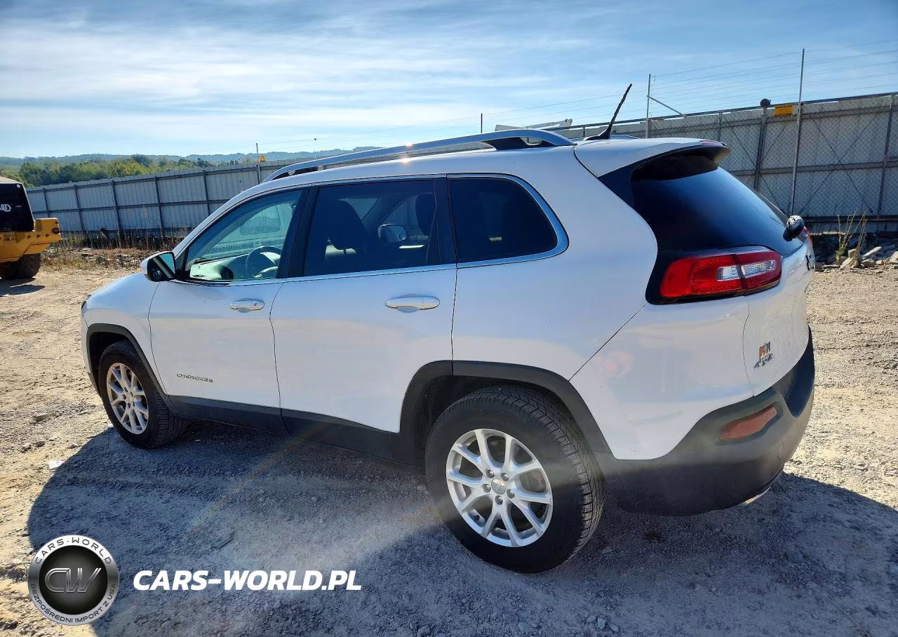 2015 Jeep Cherokee Latitude VIN:1C4PJMCS0FW639324 - 2