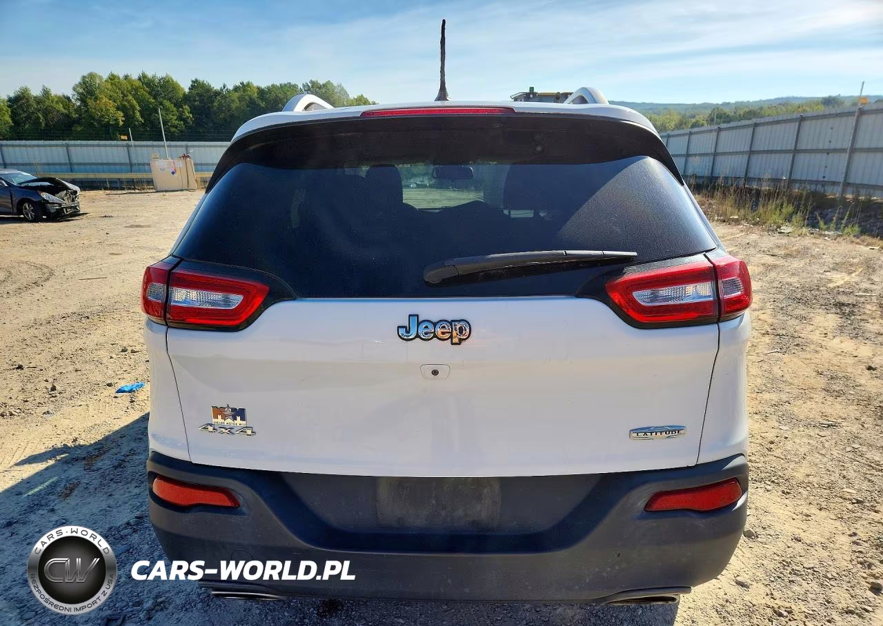 2015 Jeep Cherokee Latitude VIN:1C4PJMCS0FW639324 - 6