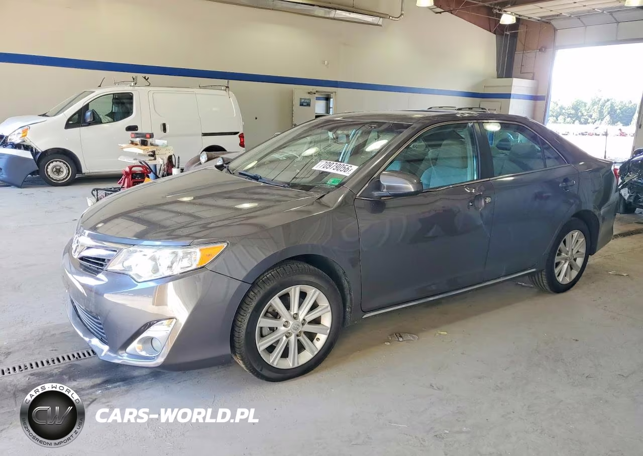 2014 Toyota Camry Xle – zdjęcie 1 z 12