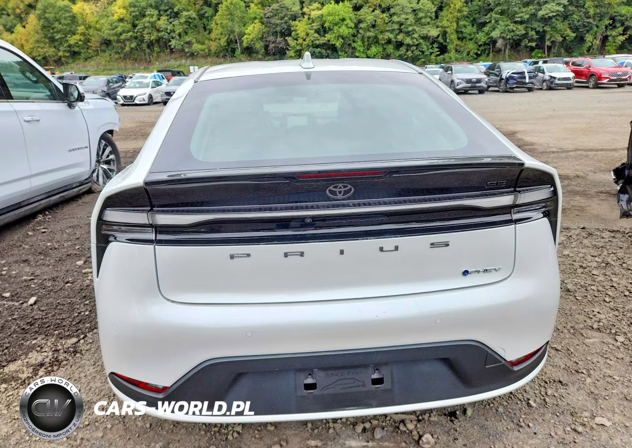2025 Toyota Prius Plug-In Hybrid Se VIN:JTDACACU2S3053185 - 6