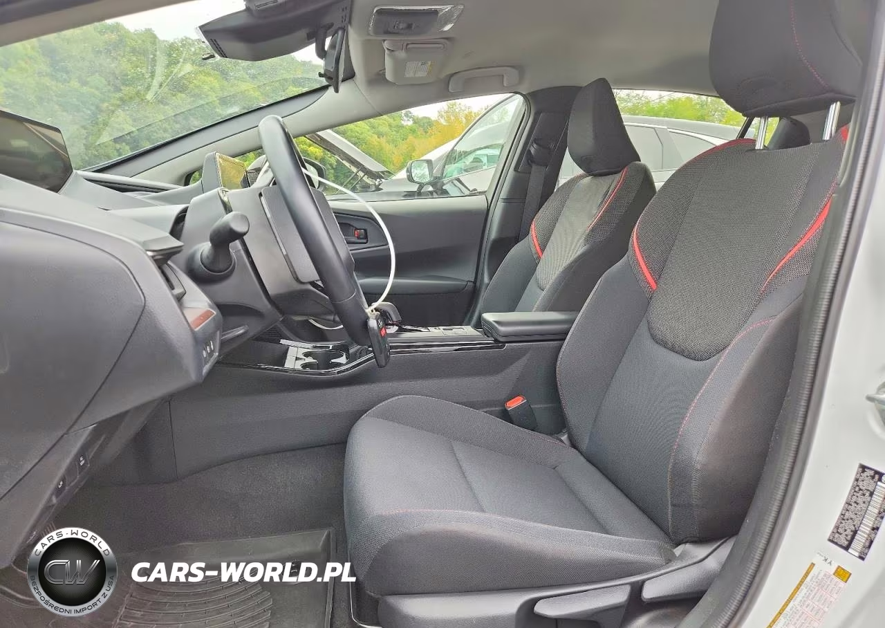 2025 Toyota Prius Plug-In Hybrid Se VIN:JTDACACU2S3053185 - 7