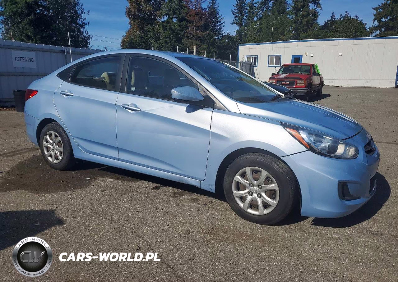 2013 Hyundai Accent Gls VIN:KMHCT4AE9DU560177 - 4
