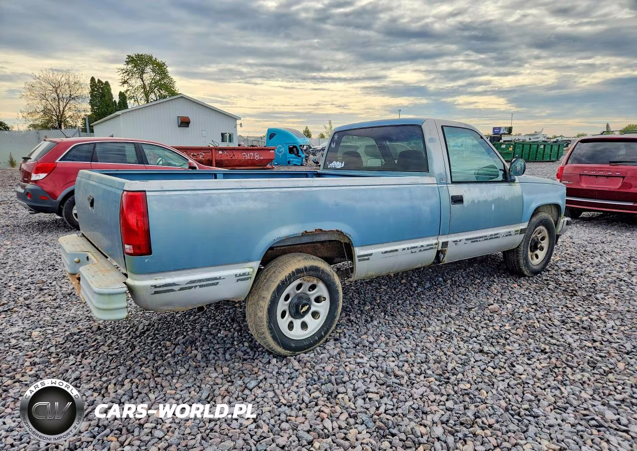 1988 Chevrolet Gmt-400 C2500 VIN:1GCFC24Z1JZ330569 - 3