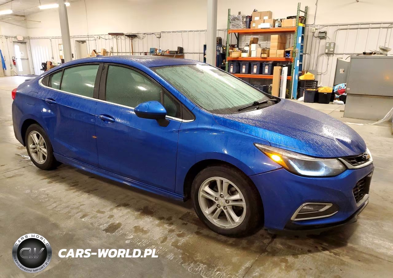 2017 Chevrolet Cruze Lt VIN:1G1BE5SM7H7268949 - 4