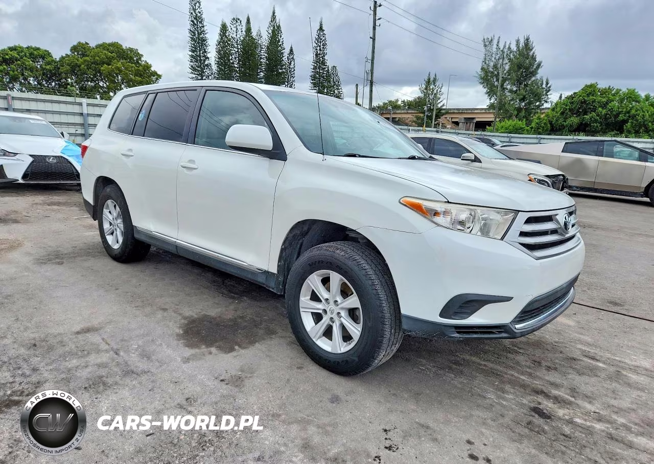 2011 Toyota Highlander Base VIN:5TDZK3EH6BS049723 - 4