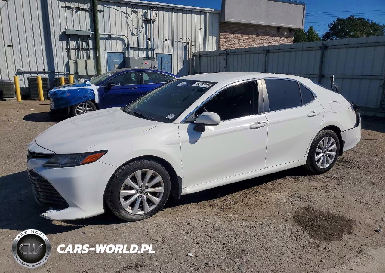 2018 Toyota Camry Le – zdjęcie 1 z 12