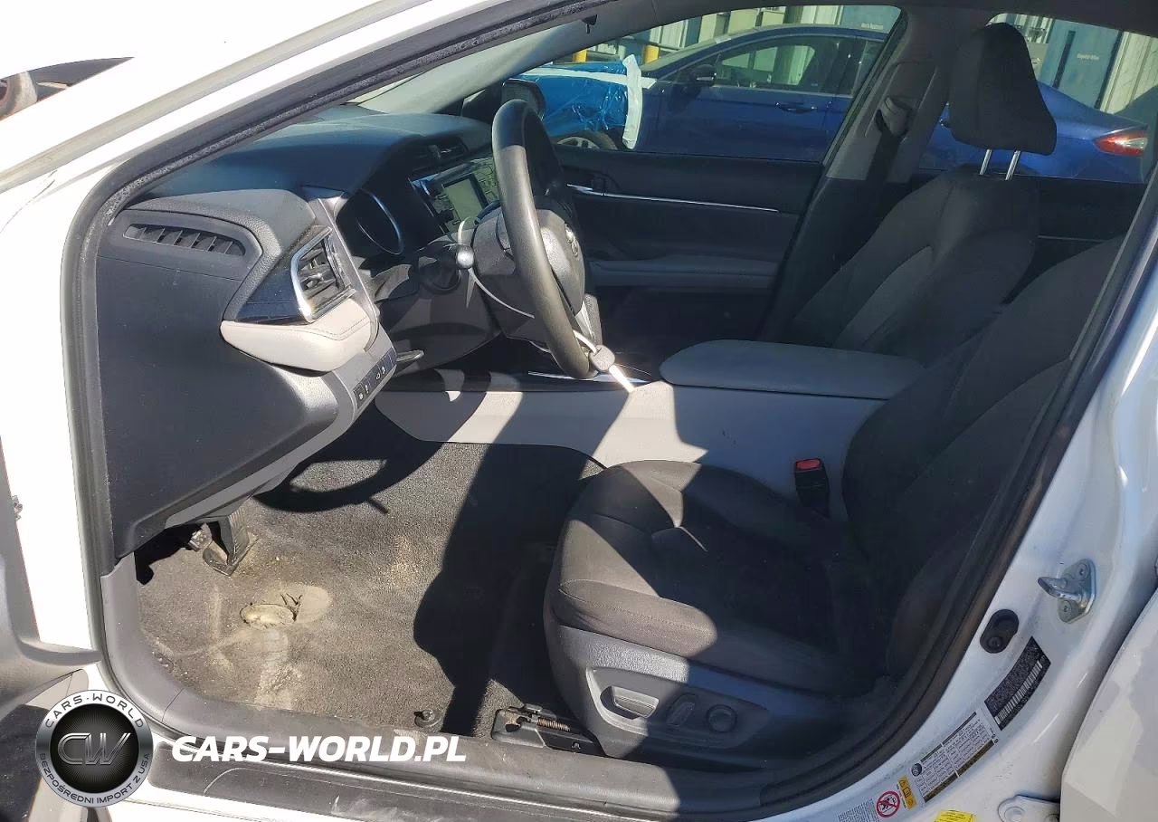 2018 Toyota Camry Le VIN:JTNB11HK9J3004254 - 7
