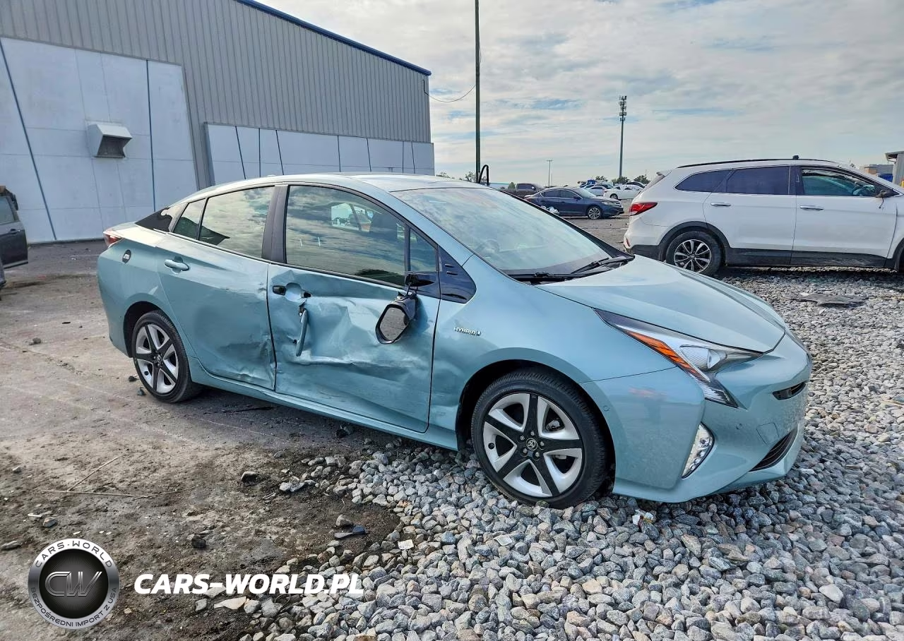 2018 Toyota Prius Three Touring VIN:JTDKARFU3J3060228 - 4