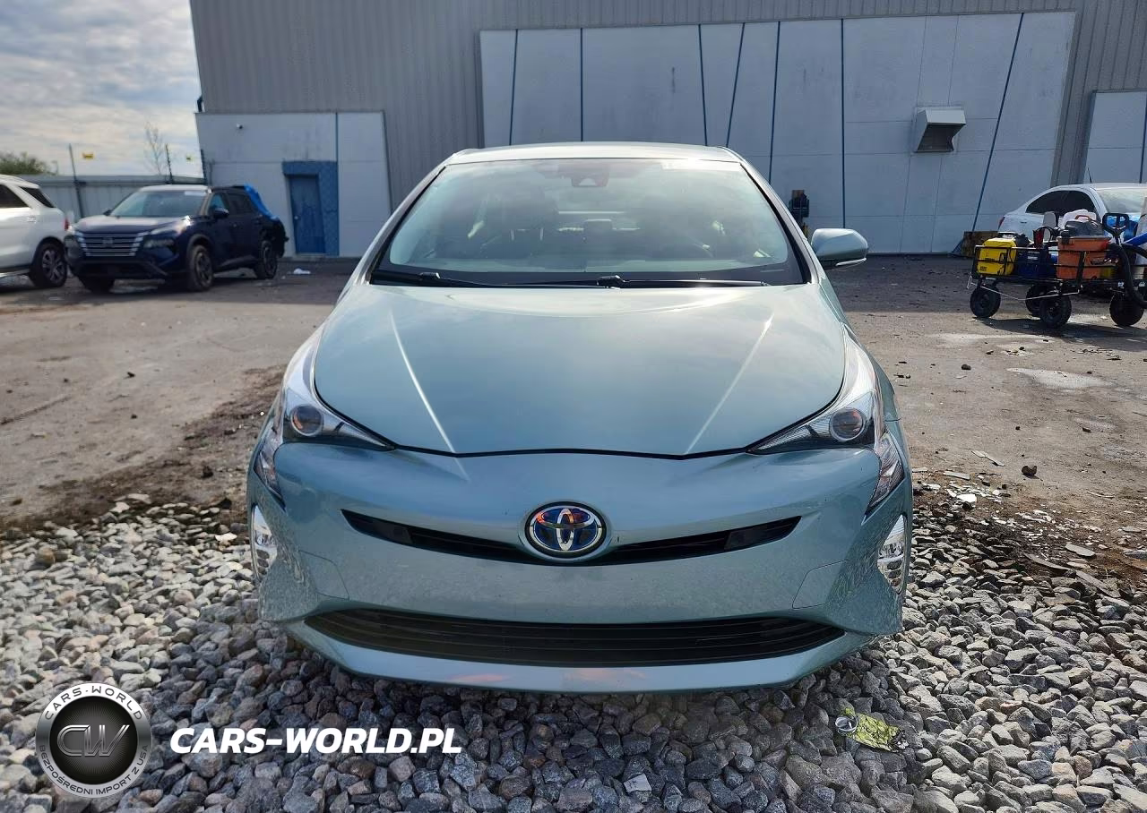 2018 Toyota Prius Three Touring VIN:JTDKARFU3J3060228 - 5