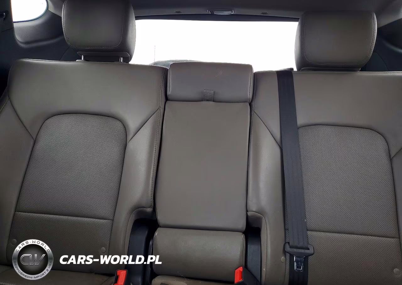 2018 Hyundai Santa Fe Sport 2.4L VIN:5NMZUDLB7JH105037 - 10