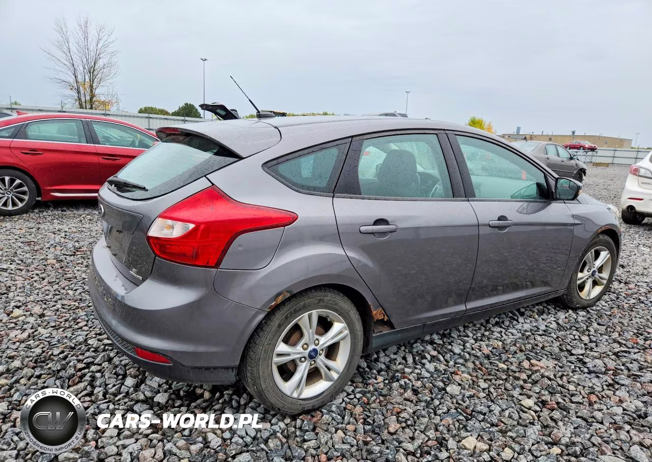 2014 Ford Focus Se VIN:1FADP3K21EL271044 - 3
