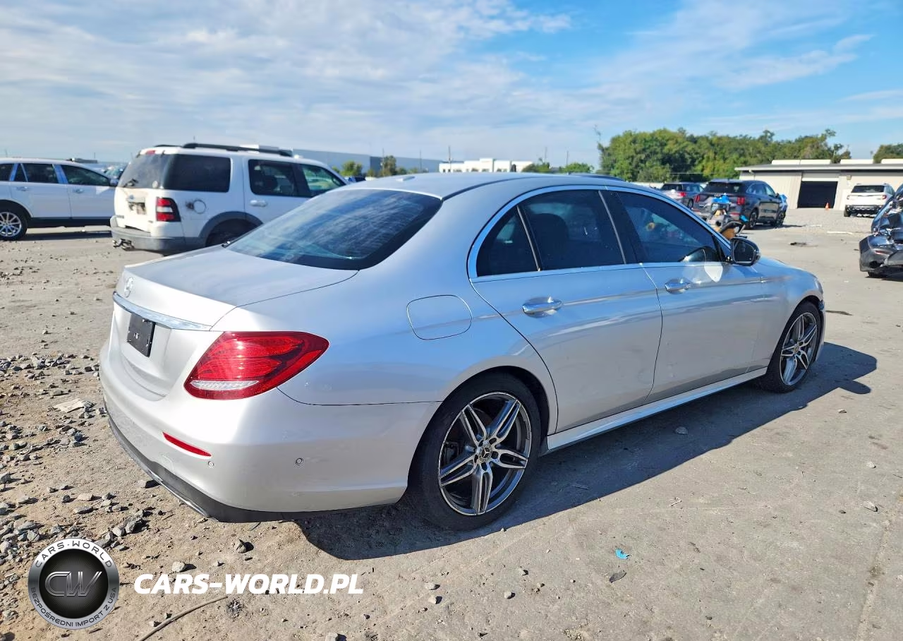2018 Mercedes-Benz E 300 VIN:WDDZF4JB3JA443855 - 3