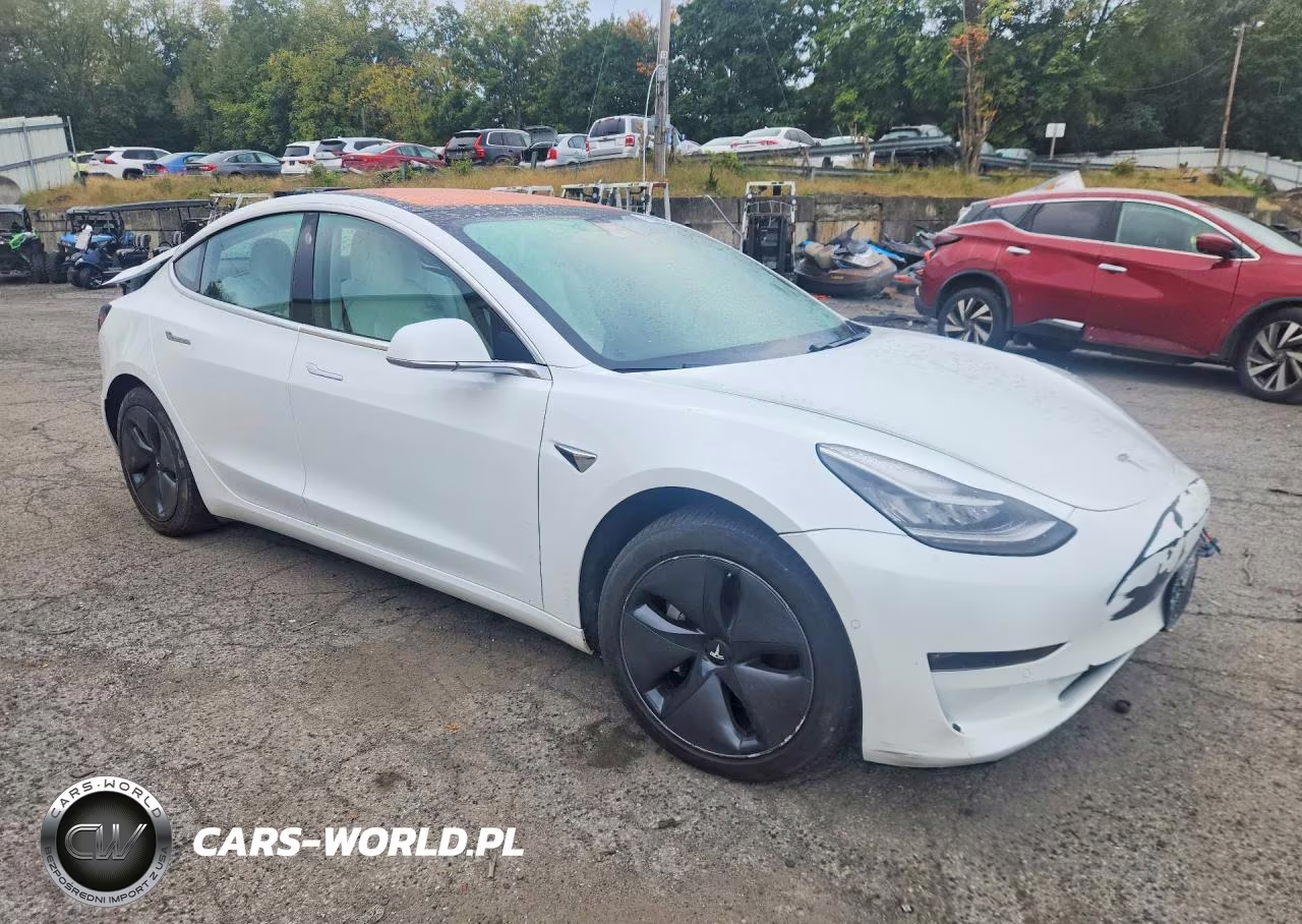 2018 Tesla Model 3 VIN:5YJ3E1EB6JF096976 - 4