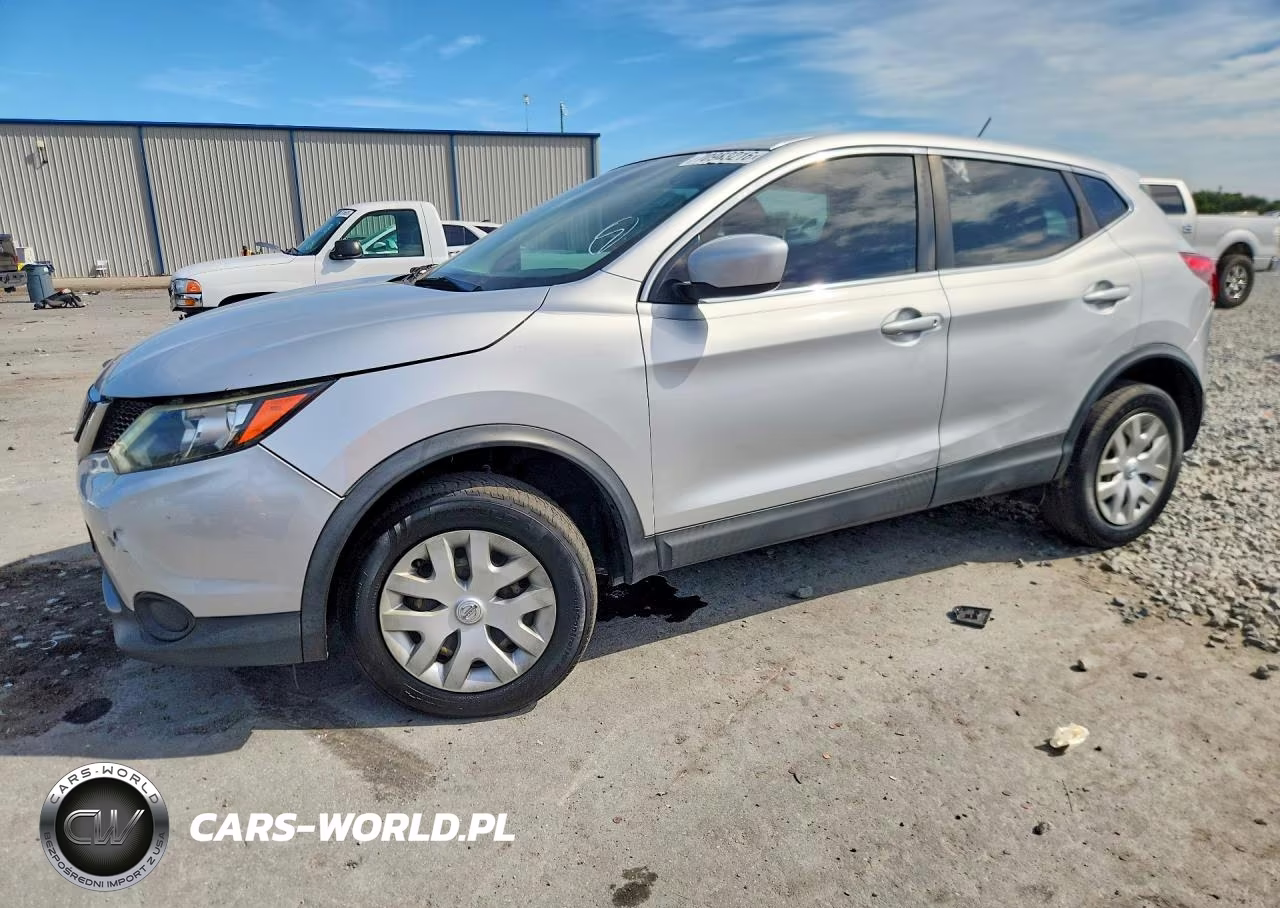 2018 Nissan Rogue Sport S – zdjęcie 1 z 13