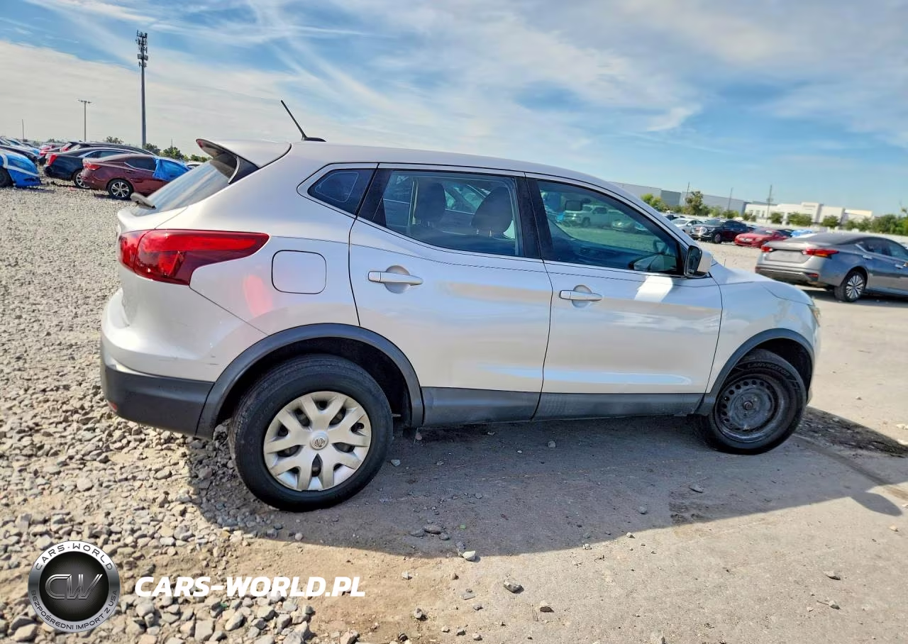 2018 Nissan Rogue Sport S VIN:JN1BJ1CP8JW155062 - 3