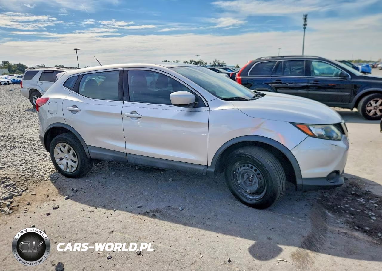 2018 Nissan Rogue Sport S VIN:JN1BJ1CP8JW155062 - 4
