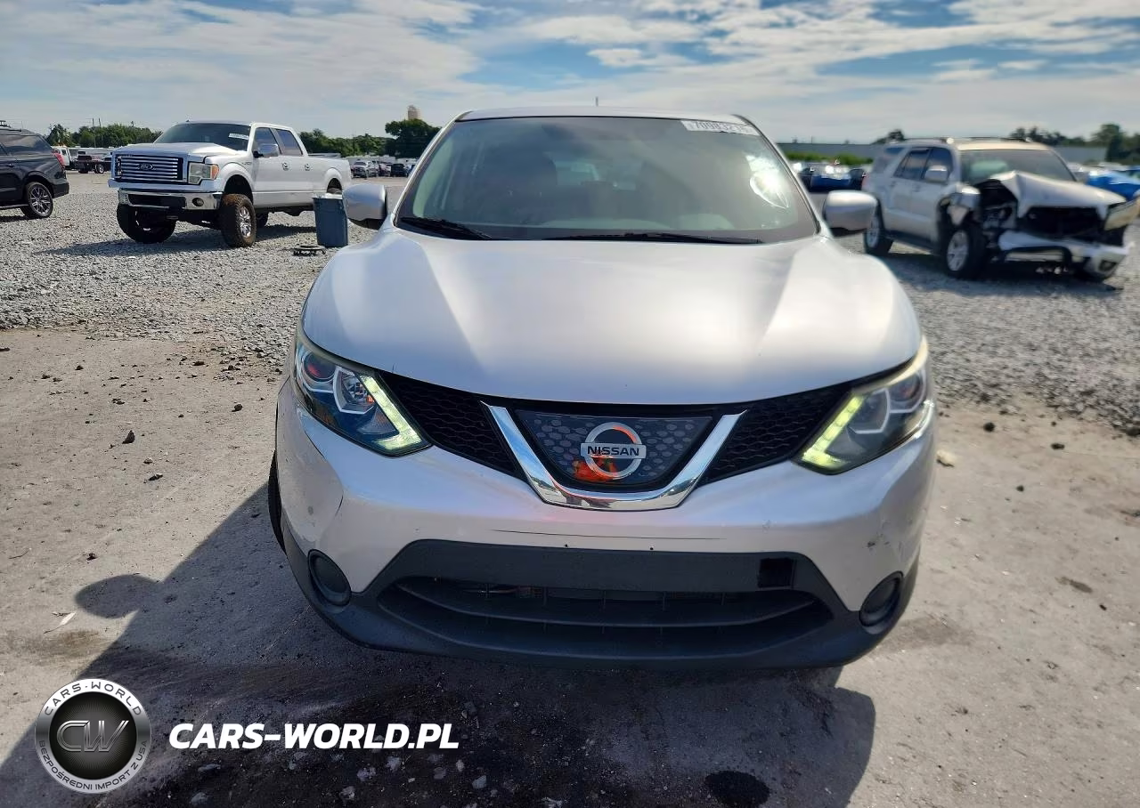 2018 Nissan Rogue Sport S VIN:JN1BJ1CP8JW155062 - 5