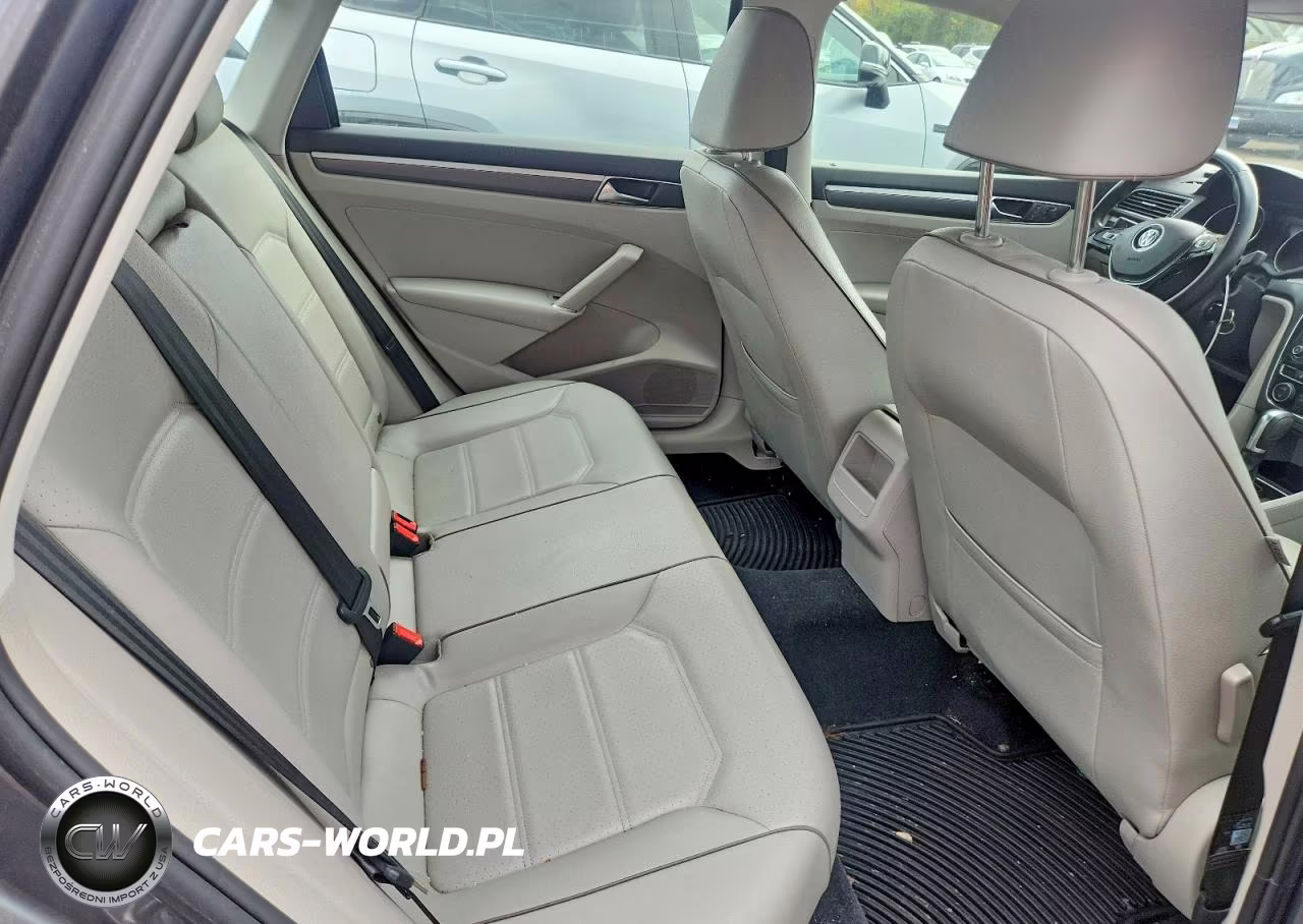2018 Volkswagen Passat S VIN:1VWAA7A35JC045676 - 10