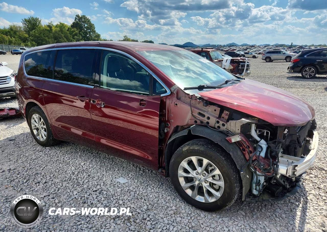 2023 Chrysler Pacifica Touring L VIN:2C4RC3BG7PR523638 - 4