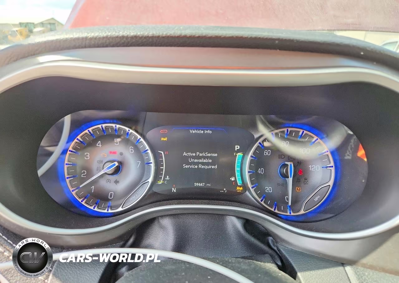 2023 Chrysler Pacifica Touring L VIN:2C4RC3BG7PR523638 - 9