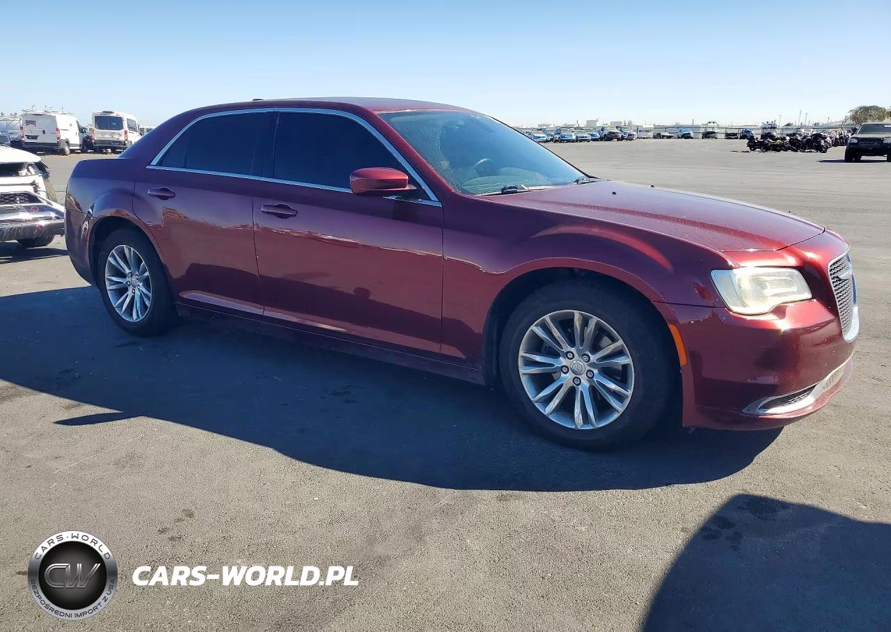 2016 Chrysler 300 Limited VIN:2C3CCAAG6GH343721 - 4