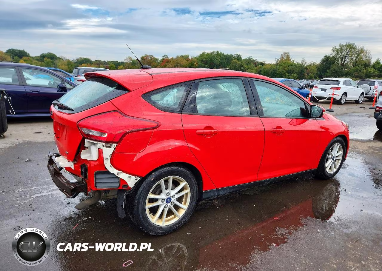 2015 Ford Focus Se VIN:1FADP3K21FL212996 - 3