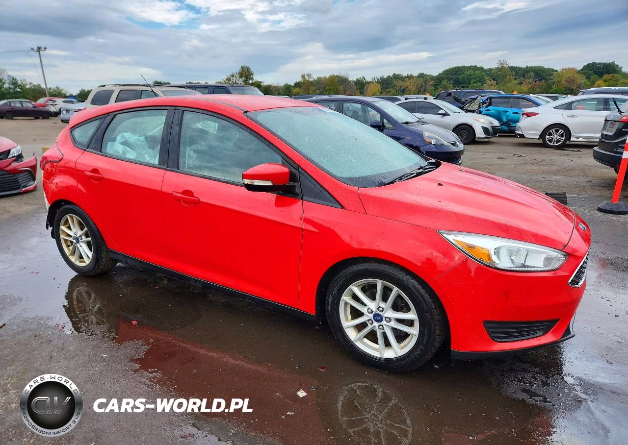 2015 Ford Focus Se VIN:1FADP3K21FL212996 - 4