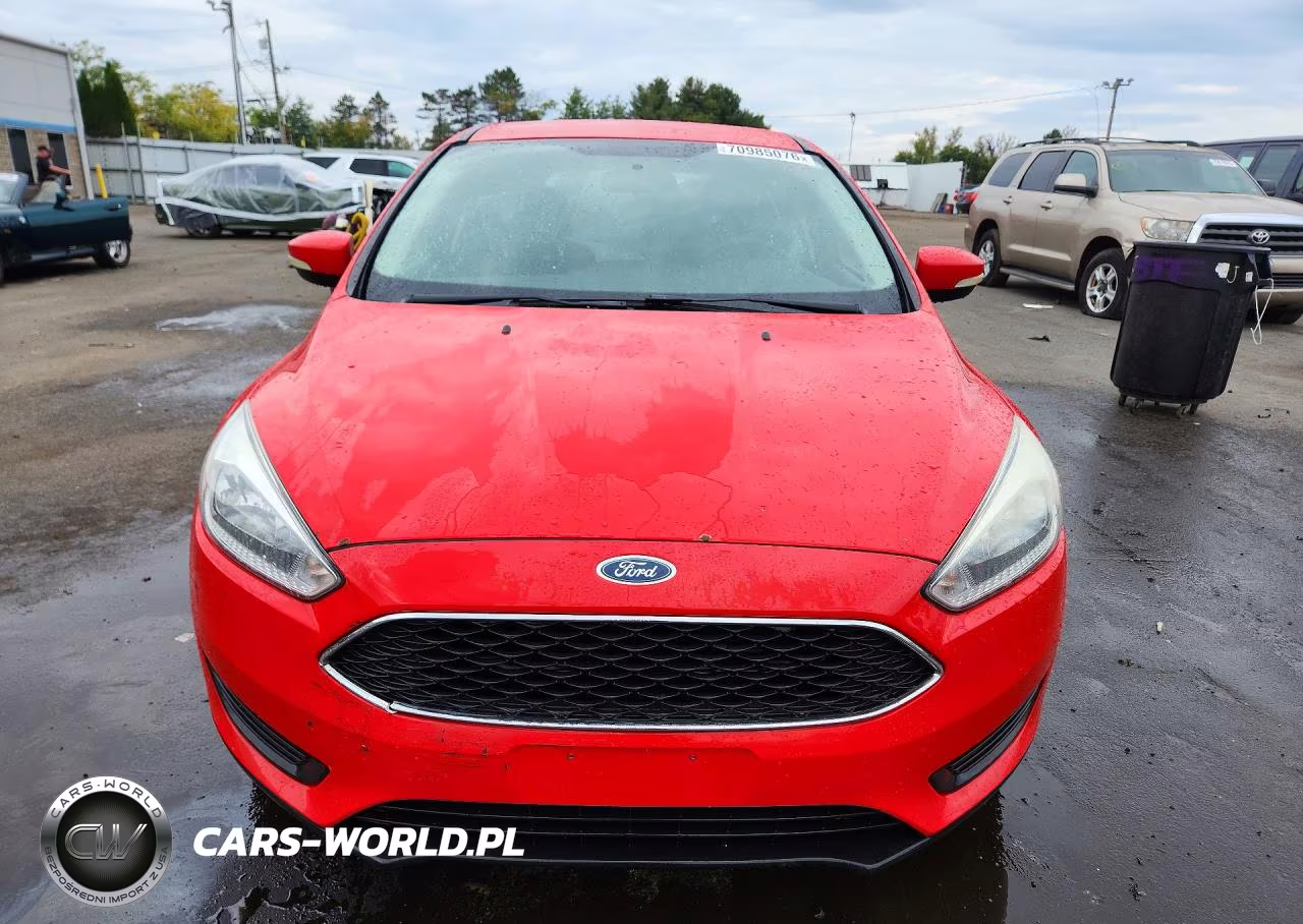 2015 Ford Focus Se VIN:1FADP3K21FL212996 - 5