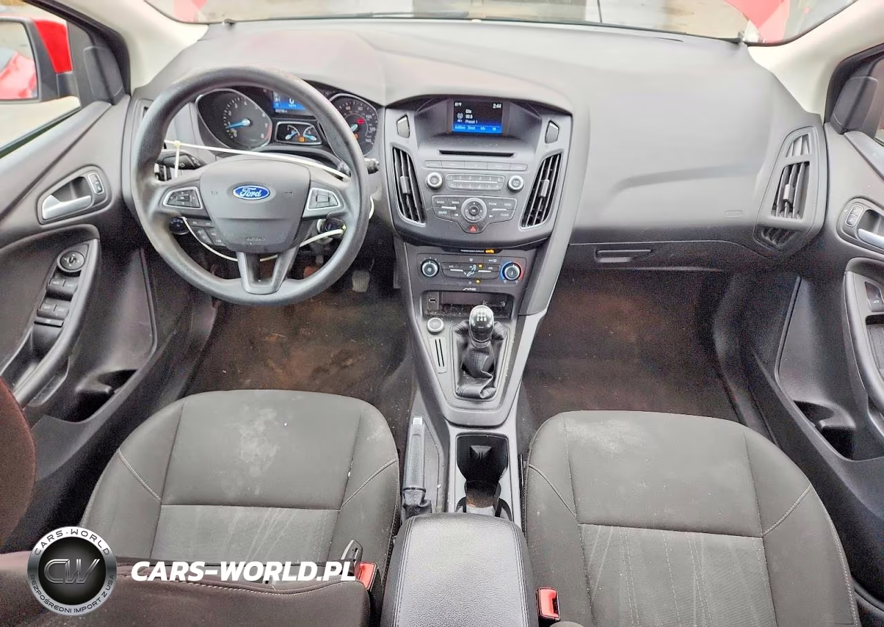 2015 Ford Focus Se VIN:1FADP3K21FL212996 - 8