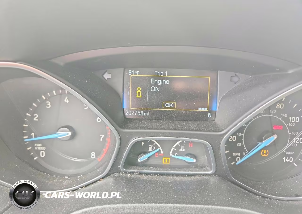 2015 Ford Focus Se VIN:1FADP3K21FL212996 - 9