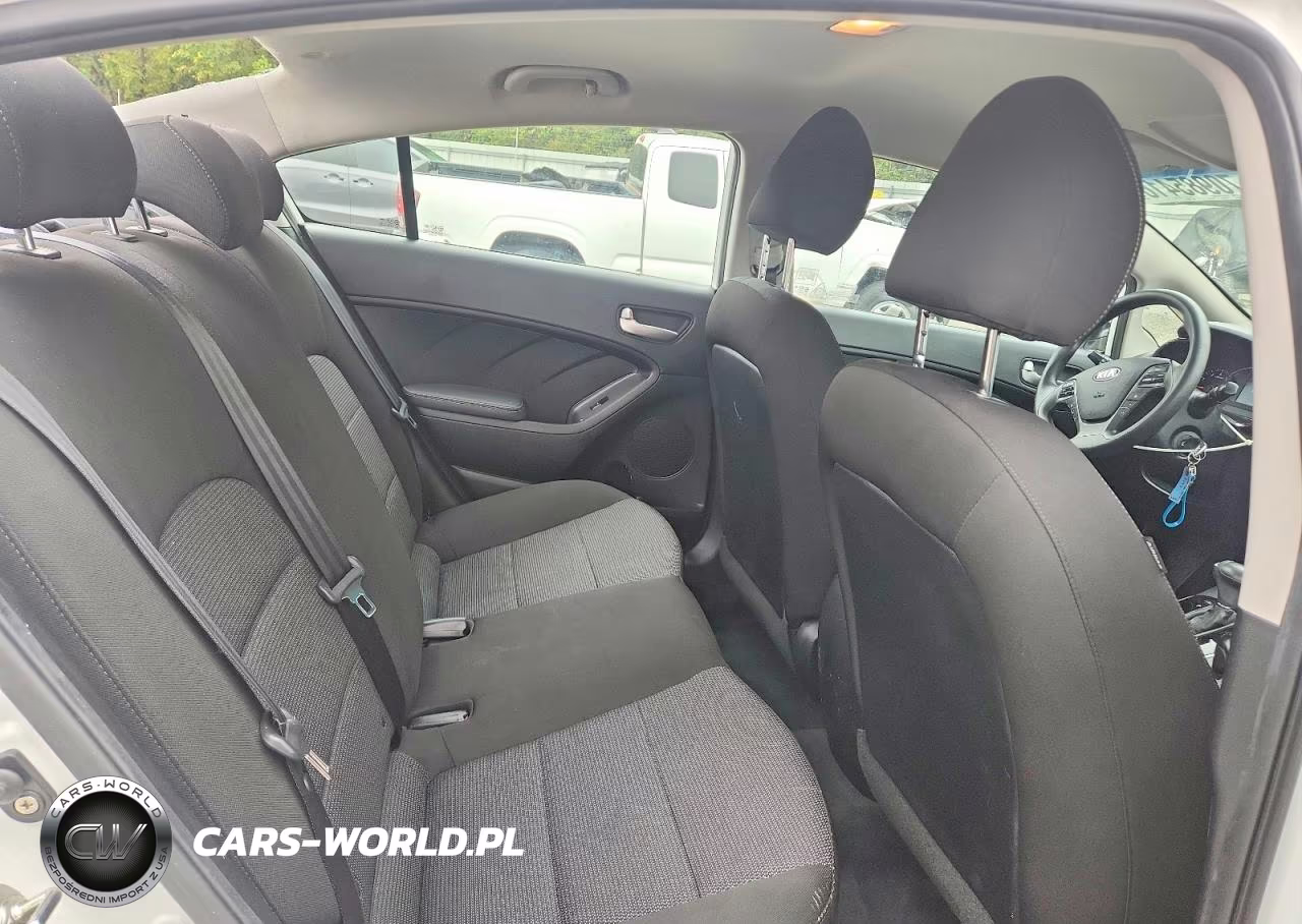 2018 Kia Forte Lx VIN:3KPFK4A76JE269989 - 10